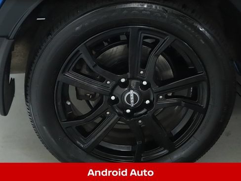 Certified 2023 Nissan Kicks SR w/ SR Premium Package FWD image 14