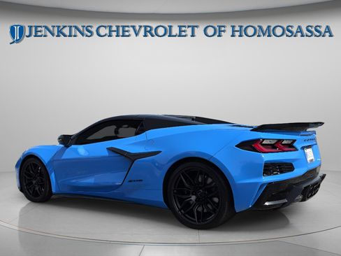 Used 2023 Chevrolet Corvette Z06 RWD image 6