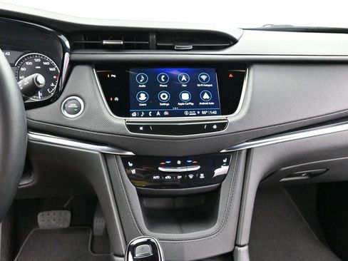 Used 2025 Cadillac XT5 Premium Luxury AWD/4WD image 24