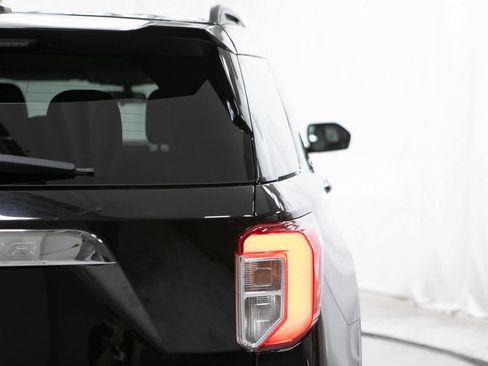 Used 2023 Ford Explorer XLT image 37