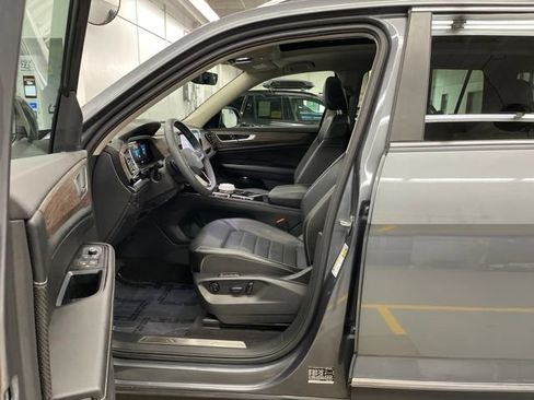 Used 2024 Volkswagen Atlas SEL AWD/4WD image 7