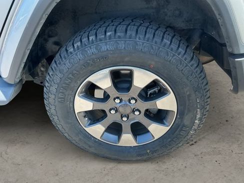 Used 2018 Jeep Wrangler Unlimited Sahara AWD/4WD image 14