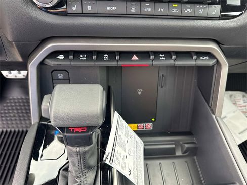 New 2025 Toyota Tundra Limited w/ TRD Off-Road Package image 21