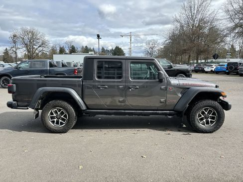 Used 2024 Jeep Gladiator Rubicon w/ Technology Group image 5