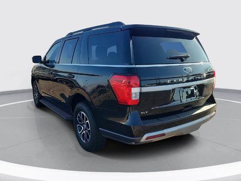 Certified 2024 Ford Expedition XLT image 4
