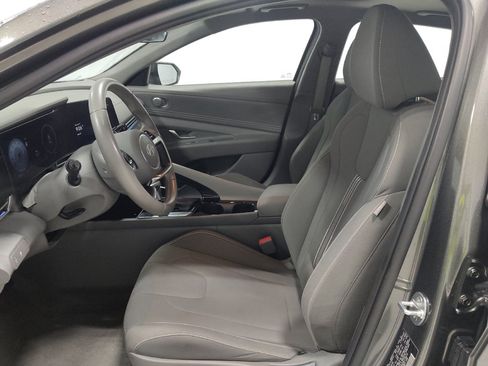 Used 2024 Hyundai Elantra SEL w/ Convenience Package FWD image 17