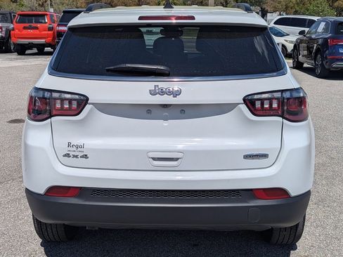 Used 2023 Jeep Compass Latitude image 4