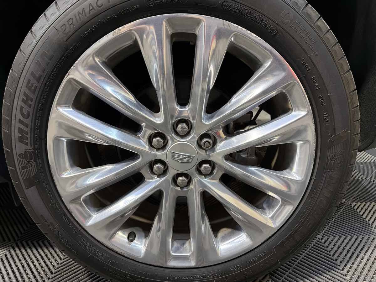 Used 2018 Cadillac XT5 Platinum AWD/4WD image 32