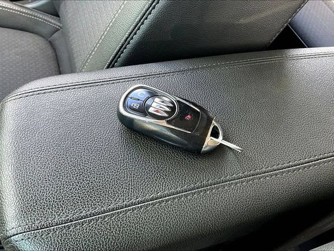 Used 2025 Buick Encore GX Preferred AWD/4WD image 34