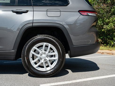 New 2025 Jeep Grand Cherokee L Laredo w/ Luxury Tech Group I RWD image 6