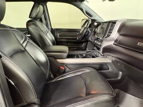 Used 2022 RAM 3500 Big Horn w/ Night Edition AWD/4WD image 14