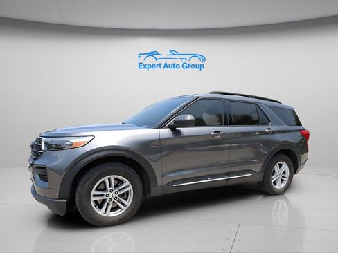 Used 2020 Ford Explorer XLT w/ Comfort Package AWD/4WD image 4