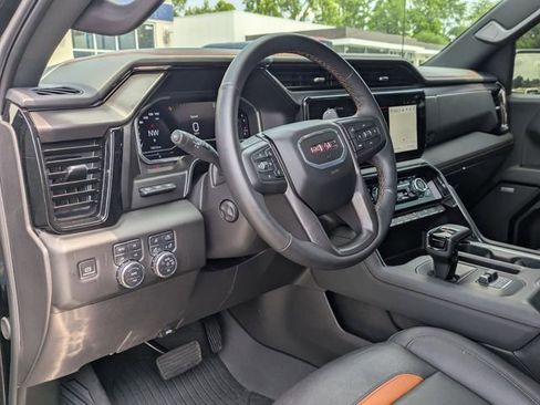 Used 2025 GMC Sierra 1500 AT4 w/ AT4 Premium Package AWD/4WD image 13
