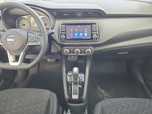 Used 2021 Nissan Kicks S image 10