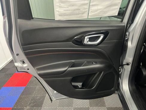 Used 2025 Jeep Compass Trailhawk AWD/4WD image 17