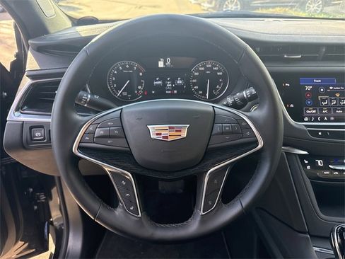 Certified 2025 Cadillac XT5 Premium Luxury image 12