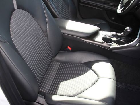 Used 2022 Toyota Camry SE w/ Convenience Package image 28