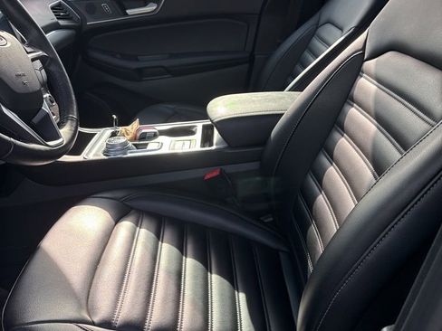 Used 2021 Ford Edge SEL w/ Convenience Package AWD/4WD image 4