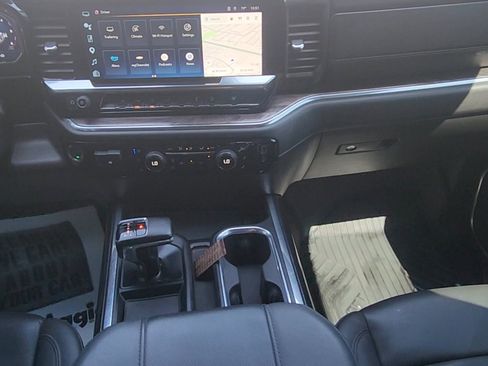 Used 2025 Chevrolet Silverado 1500 LTZ AWD/4WD image 10