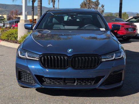 Used 2023 BMW 530e w/ M Sport Package image 3