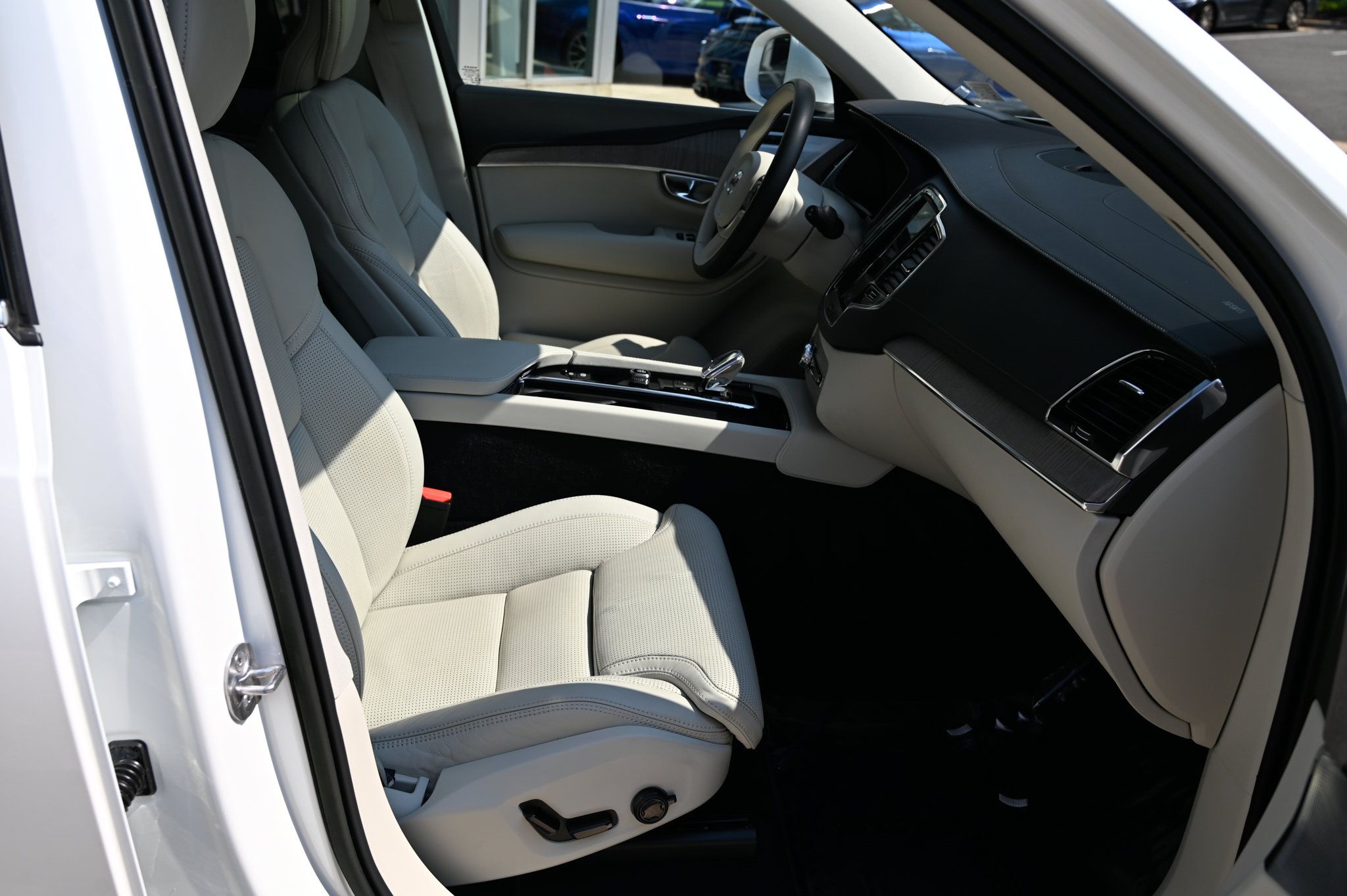 Used 2022 Volvo XC90 T8 Inscription w/ Advanced Package AWD/4WD image 59