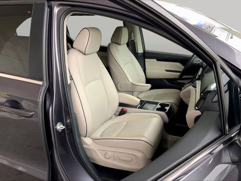 Used 2025 Honda Odyssey Touring image 9