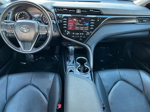 Used 2020 Toyota Camry XLE image 16