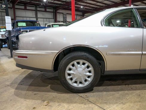 Used 1996 Buick Riviera Supercharged Coupe FWD image 9