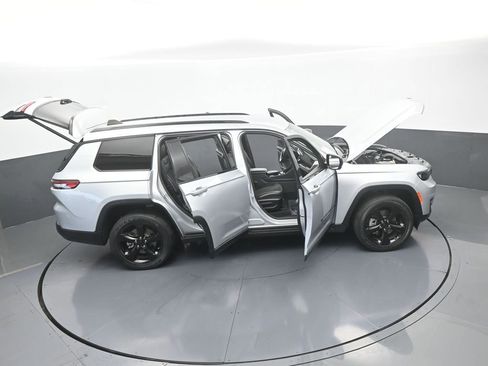Used 2023 Jeep Grand Cherokee L Laredo RWD image 69