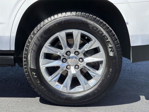 Used 2022 Chevrolet Tahoe Premier AWD/4WD image 9