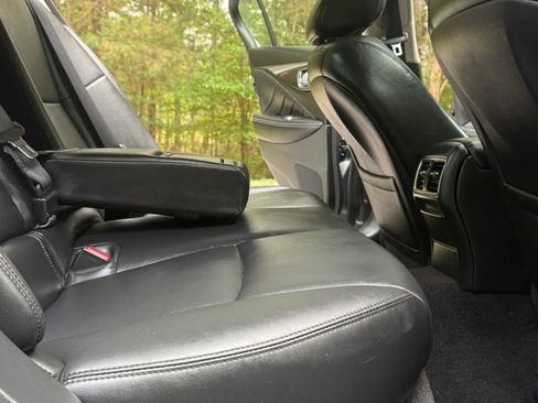 Used 2018 INFINITI Q50 Luxe w/ Essential Package (3.0T Luxe) AWD/4WD image 12