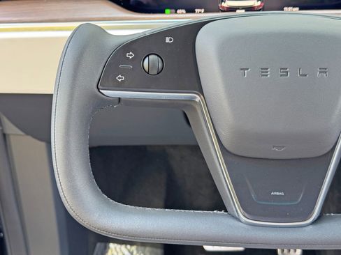 Used 2023 Tesla Model X image 19