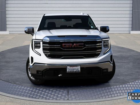 Used 2025 GMC Sierra 1500 SLT image 2