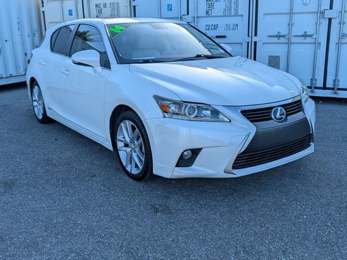Used 2014 Lexus CT 200h FWD image 2