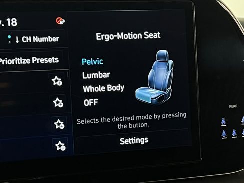 Used 2025 Hyundai Palisade Calligraphy image 17