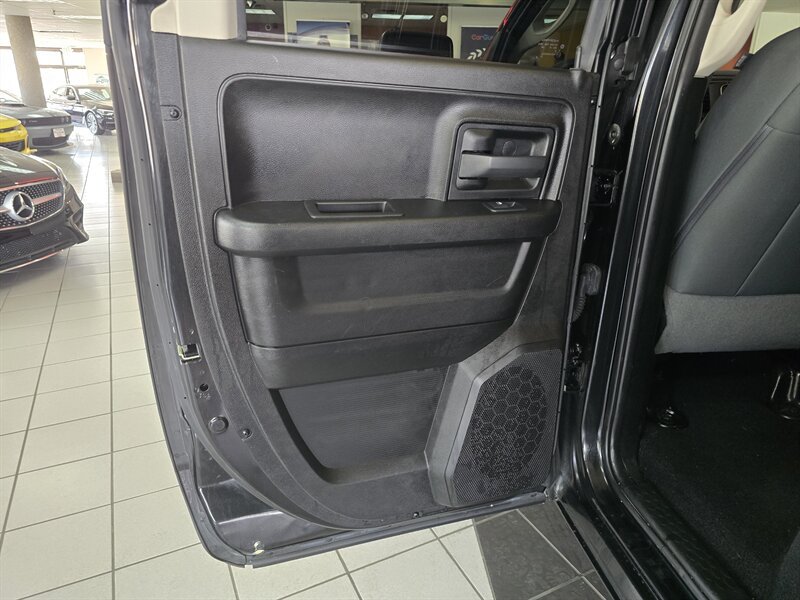 Used 2019 RAM 1500 Express w/ Express Value Package AWD/4WD image 11