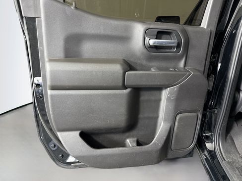 Used 2022 Chevrolet Silverado 1500 Custom image 24