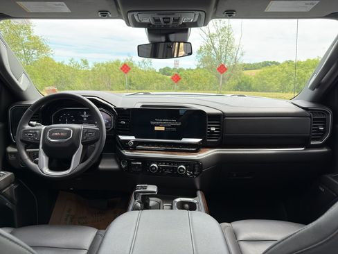 Used 2024 GMC Sierra 1500 Elevation w/ Elevation Premium Package AWD/4WD image 22