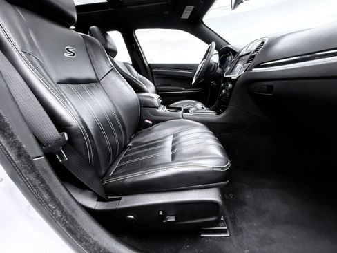 Used 2023 Chrysler 300 S RWD image 13