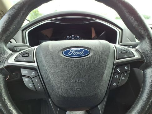 Used 2020 Ford Fusion SE FWD image 22