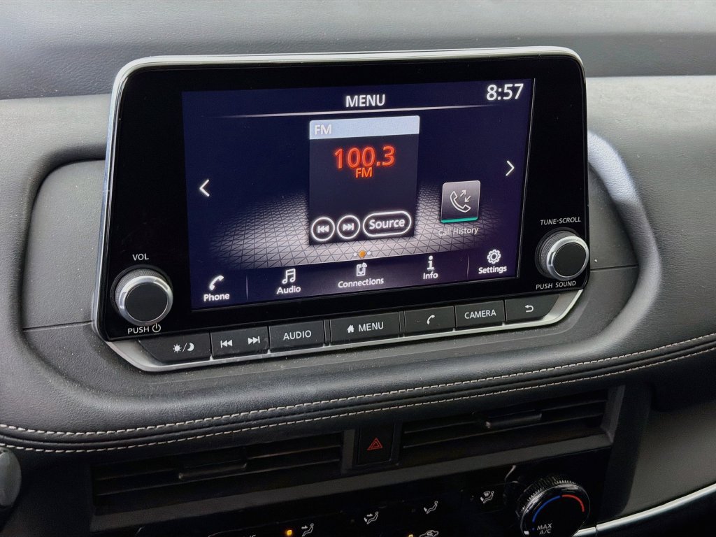 Used 2024 Nissan Rogue S FWD image 35