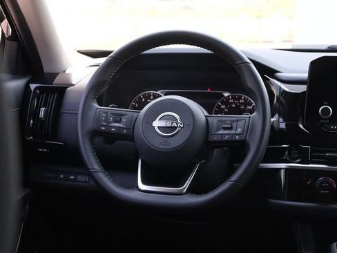 Certified 2025 Nissan Pathfinder SV w/ SV Premium Package FWD image 27