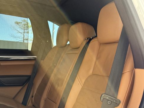 Used 2017 Porsche Cayenne S image 23