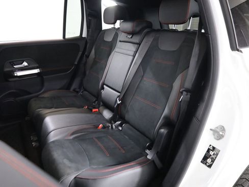 Used 2022 Mercedes-Benz GLB 250 4MATIC image 35