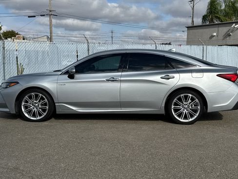 Used 2021 Toyota Avalon Limited w/ Advanced Safety Package FWD image 2