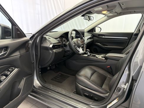 Certified 2024 Nissan Altima 2.5 SR w/ SR Premium Package FWD image 7