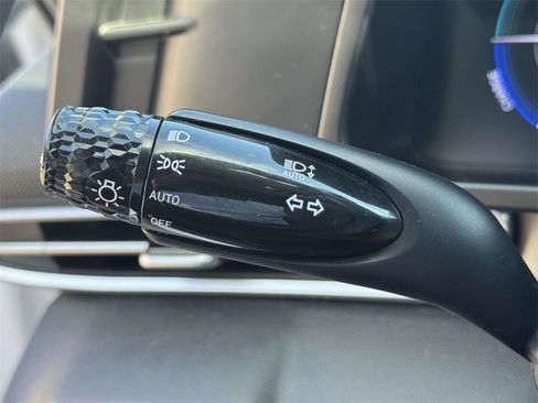 Used 2022 Hyundai Elantra Blue image 21