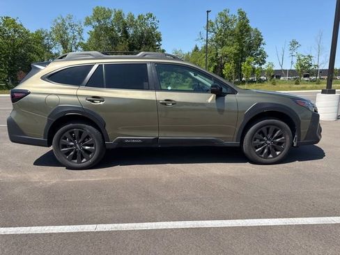 Used 2025 Subaru Outback Onyx Edition AWD/4WD image 6