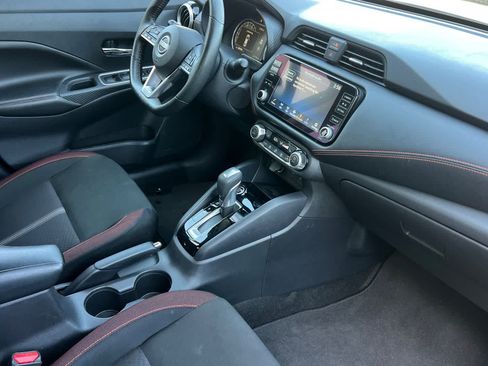 Used 2025 Nissan Versa SR FWD image 17