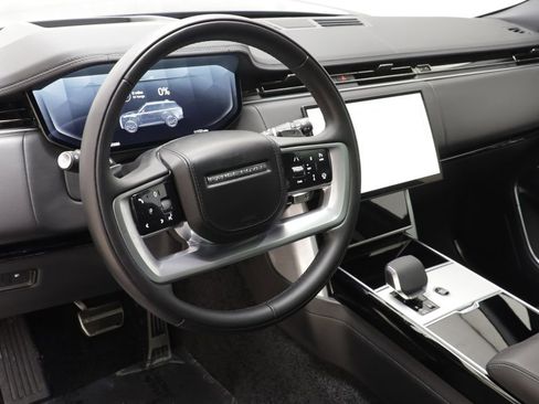Certified 2025 Land Rover Range Rover SE AWD/4WD image 7